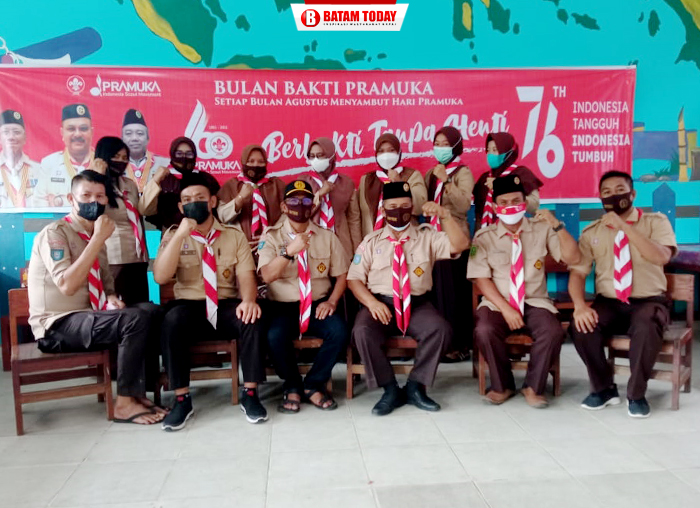 Pengurus Kwartir Ranting Pramuka Kecamatan Durai saat foto bersama